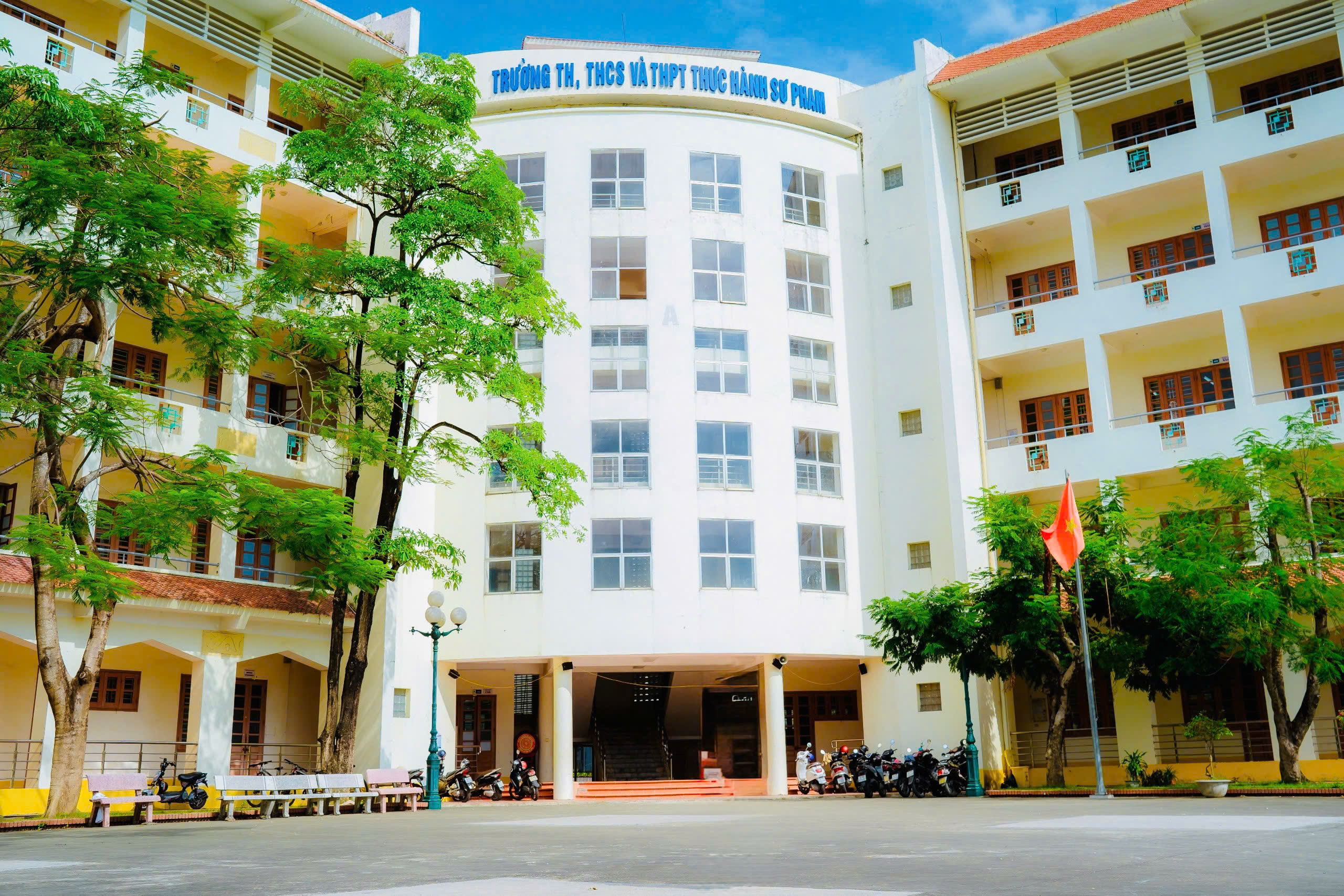 Thông báo tuyển sinh